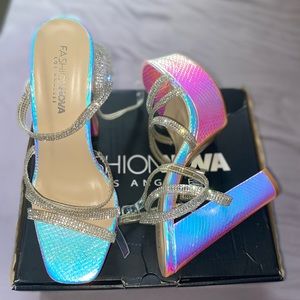 Iridescent platform 5 inch high heel